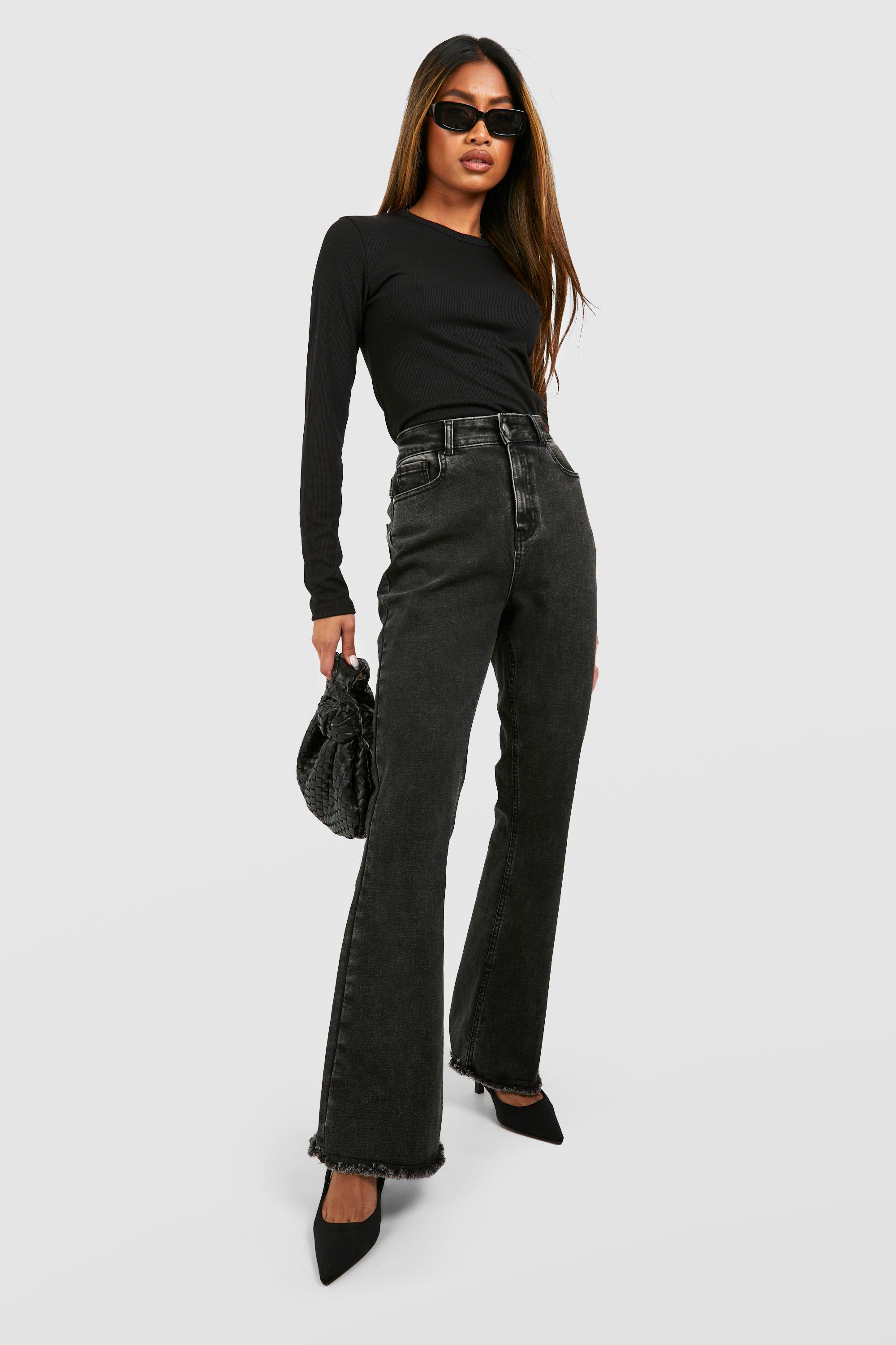 Pantaloni a zampa in denim Stretch modellanti sul retro con fondo sfilacciato